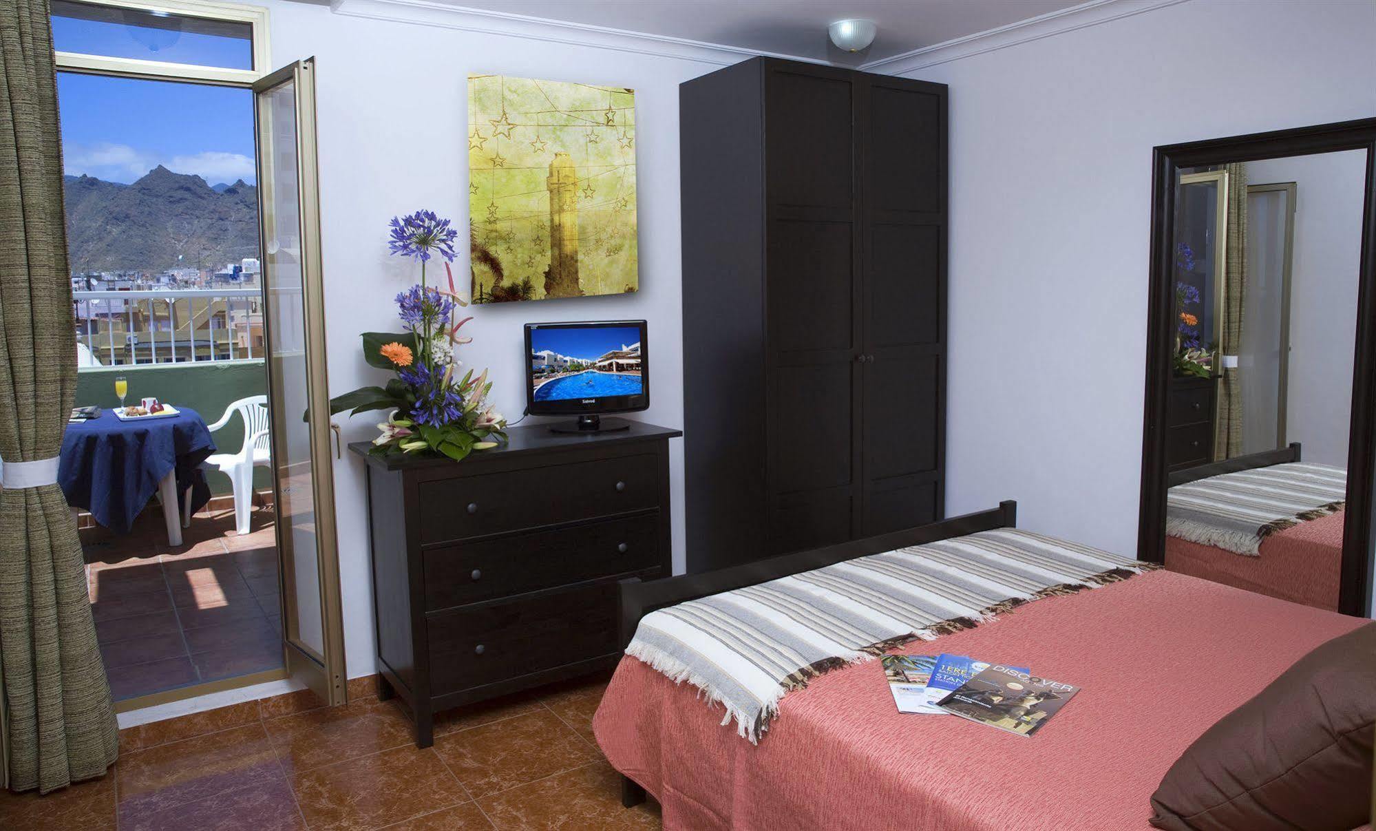 Hotel Adonis Capital Santa Cruz de Tenerife Room photo